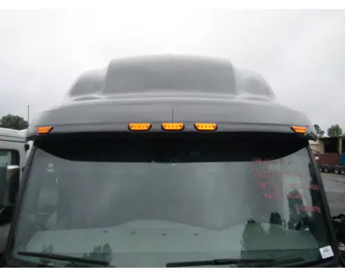 PETERBILT 579 CAB CLIP