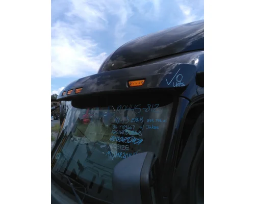 PETERBILT 579 CAB CLIP