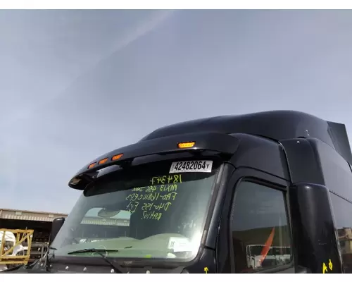 PETERBILT 579 CAB CLIP