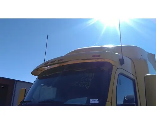 PETERBILT 579 CAB CLIP