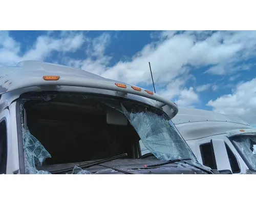 PETERBILT 579 CAB CLIP