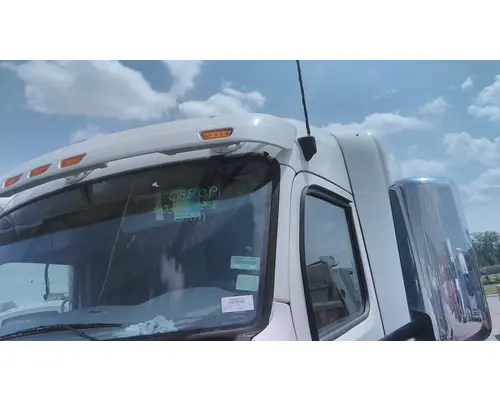 PETERBILT 579 CAB CLIP