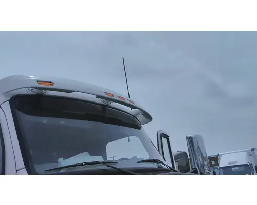 PETERBILT 579 CAB CLIP