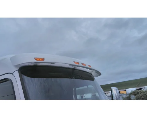 PETERBILT 579 CAB CLIP