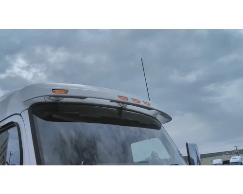 PETERBILT 579 CAB CLIP