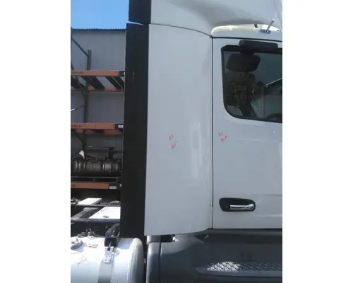 PETERBILT 579 CAB EXTENSION