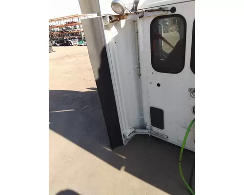 PETERBILT 579 CAB EXTENSION