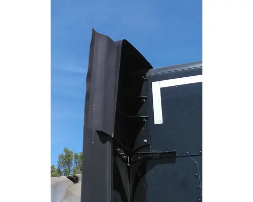 PETERBILT 579 CAB EXTENSION