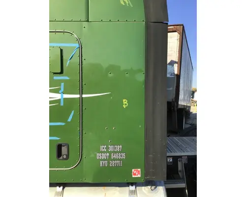 PETERBILT 579 CAB EXTENSION