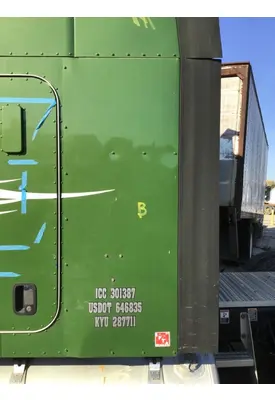 PETERBILT 579 CAB EXTENSION
