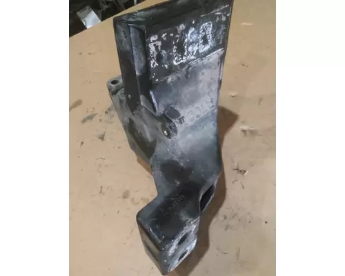 PETERBILT 579 CAB MOUNT,BRACKET
