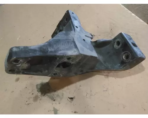 PETERBILT 579 CAB MOUNT,BRACKET