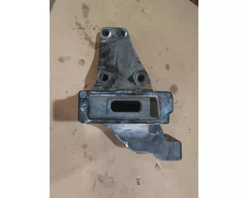 PETERBILT 579 CAB MOUNT,BRACKET