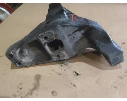 PETERBILT 579 CAB MOUNT,BRACKET