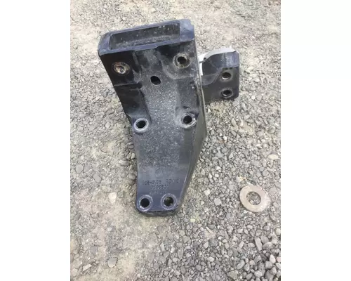 PETERBILT 579 CAB MOUNT,BRACKET