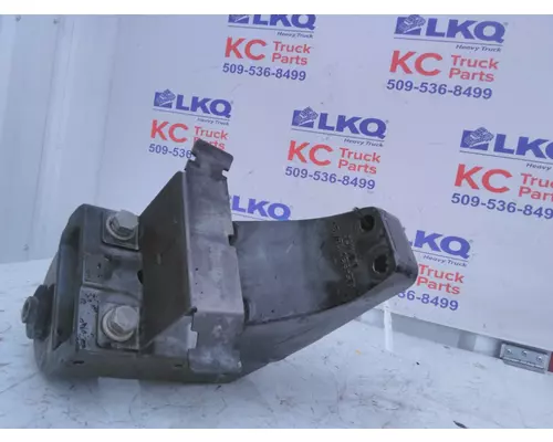 PETERBILT 579 CAB MOUNT,BRACKET