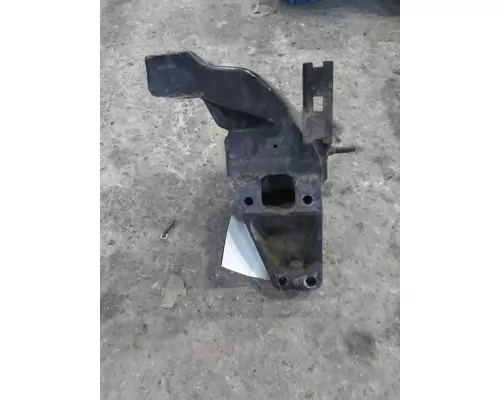 PETERBILT 579 CAB MOUNT,BRACKET