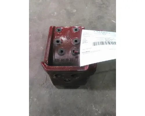 PETERBILT 579 CAB MOUNT,BRACKET