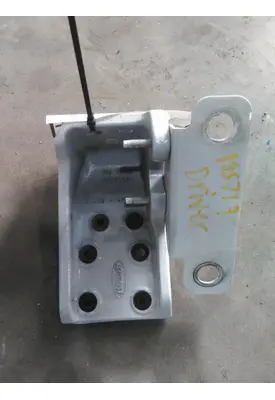 PETERBILT 579 CAB MOUNT,BRACKET