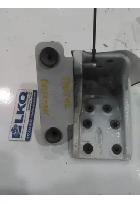 PETERBILT 579 CAB MOUNT,BRACKET