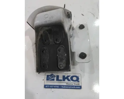 PETERBILT 579 CAB MOUNT,BRACKET