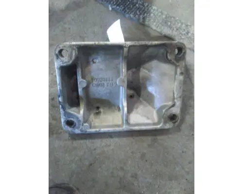 PETERBILT 579 CAB MOUNT,BRACKET