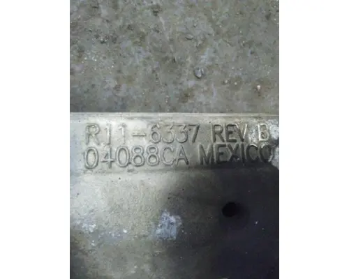 PETERBILT 579 CAB MOUNT,BRACKET