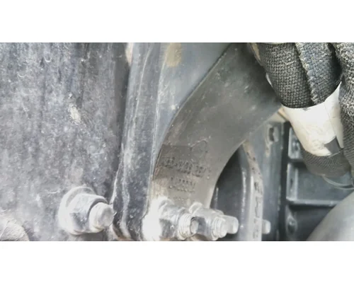 PETERBILT 579 CAB MOUNT,BRACKET
