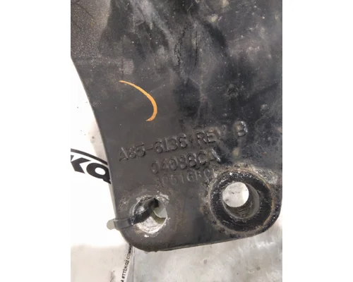 PETERBILT 579 CAB MOUNT,BRACKET