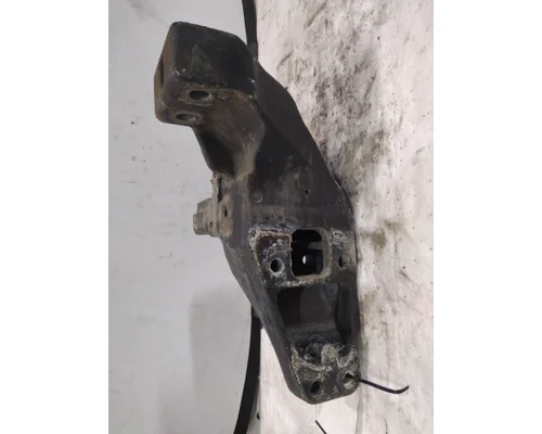 PETERBILT 579 CAB MOUNT,BRACKET