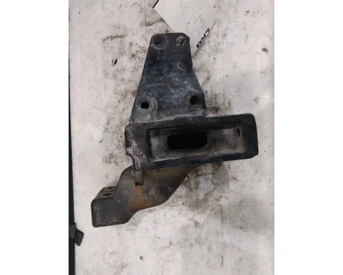 PETERBILT 579 CAB MOUNT,BRACKET