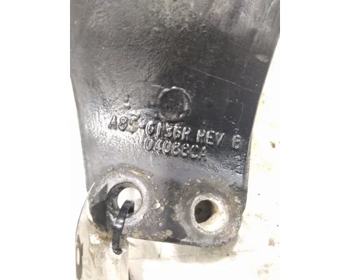 PETERBILT 579 CAB MOUNT,BRACKET