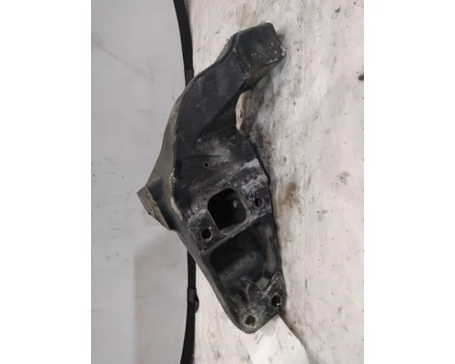 PETERBILT 579 CAB MOUNT,BRACKET