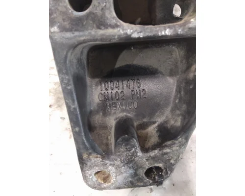 PETERBILT 579 CAB MOUNT,BRACKET