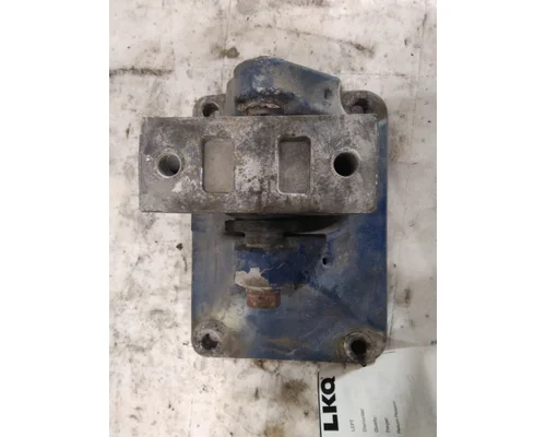 PETERBILT 579 CAB MOUNT,BRACKET
