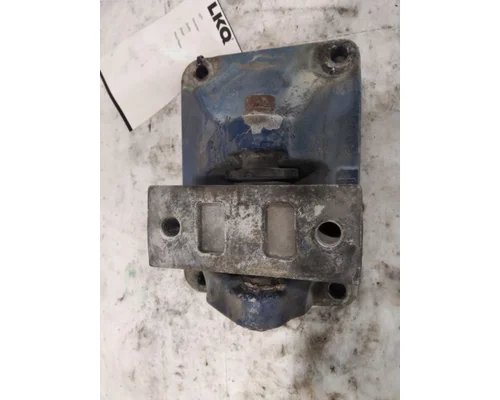 PETERBILT 579 CAB MOUNT,BRACKET