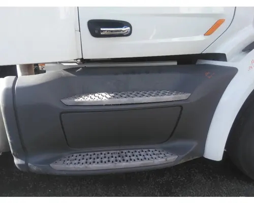 PETERBILT 579 CAB SKIRTSIDE FAIRING