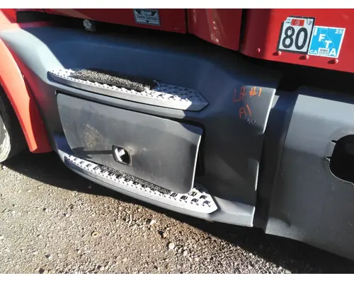PETERBILT 579 CAB SKIRTSIDE FAIRING