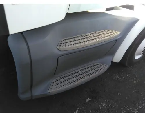 PETERBILT 579 CAB SKIRTSIDE FAIRING