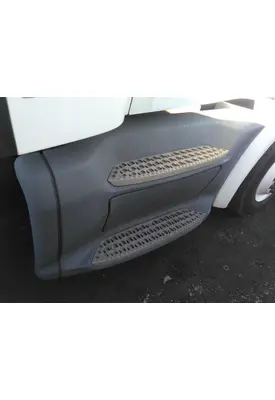 PETERBILT 579 CAB SKIRT/SIDE FAIRING