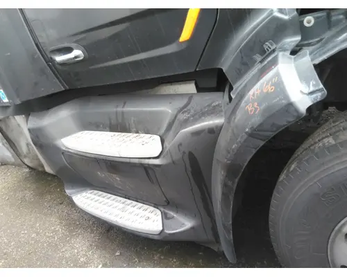 PETERBILT 579 CAB SKIRTSIDE FAIRING