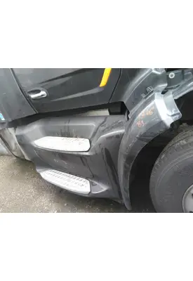 PETERBILT 579 CAB SKIRT/SIDE FAIRING