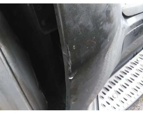 PETERBILT 579 CAB SKIRTSIDE FAIRING