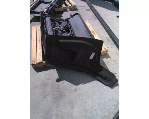 PETERBILT 579 CAB SKIRTSIDE FAIRING