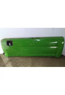 PETERBILT 579 CAB SKIRT/SIDE FAIRING