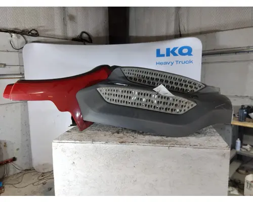 PETERBILT 579 CAB SKIRTSIDE FAIRING