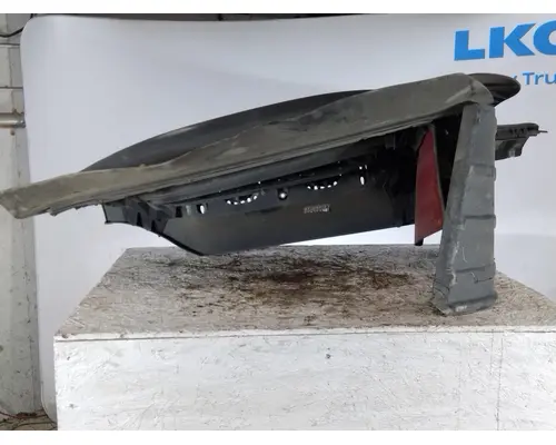 PETERBILT 579 CAB SKIRTSIDE FAIRING