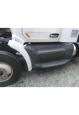 PETERBILT 579 CAB SKIRT/SIDE FAIRING