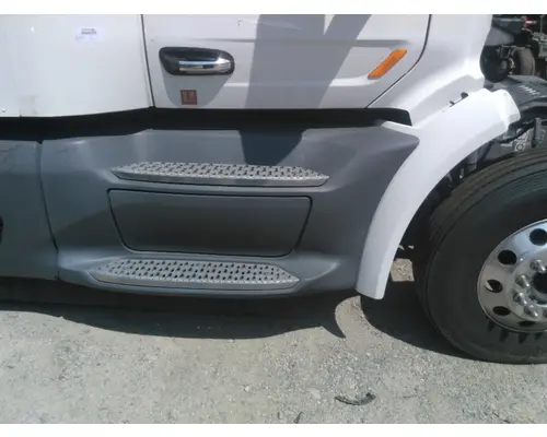 PETERBILT 579 CAB SKIRTSIDE FAIRING