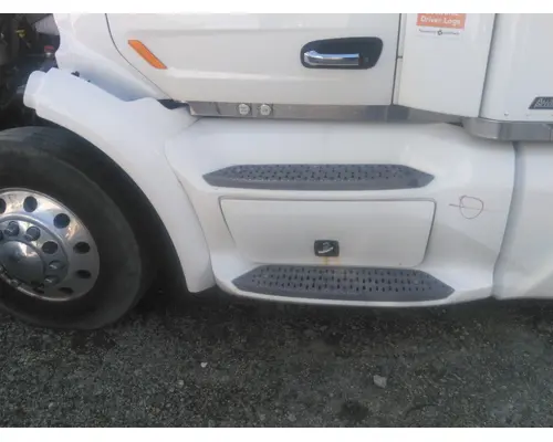 PETERBILT 579 CAB SKIRTSIDE FAIRING